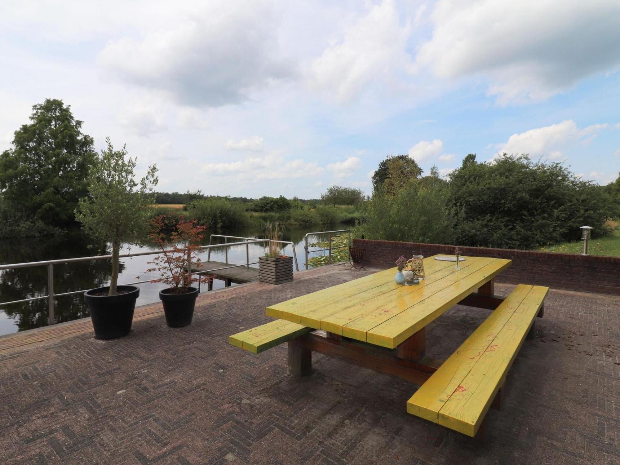 Villa On An Estate In Rheezerveen With Garden מראה חיצוני תמונה